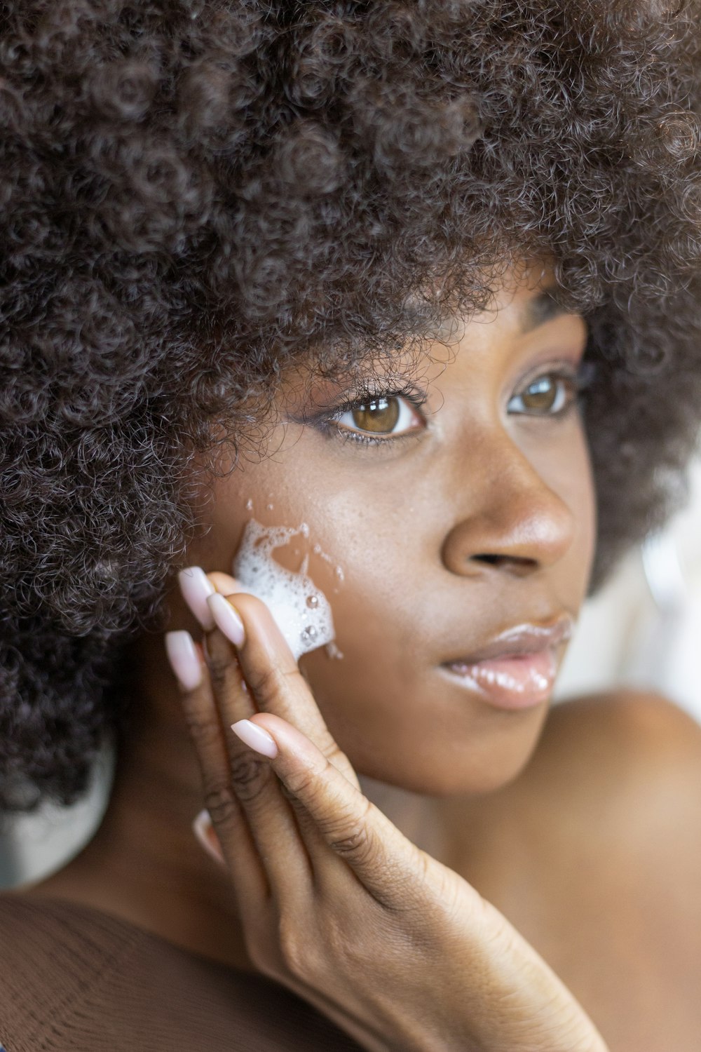10 Tips on How to Keep Your Skin Youthful and Healthy