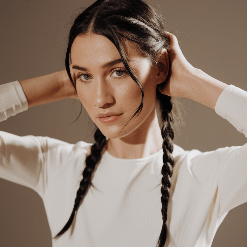 Styling hair with dry shampoo