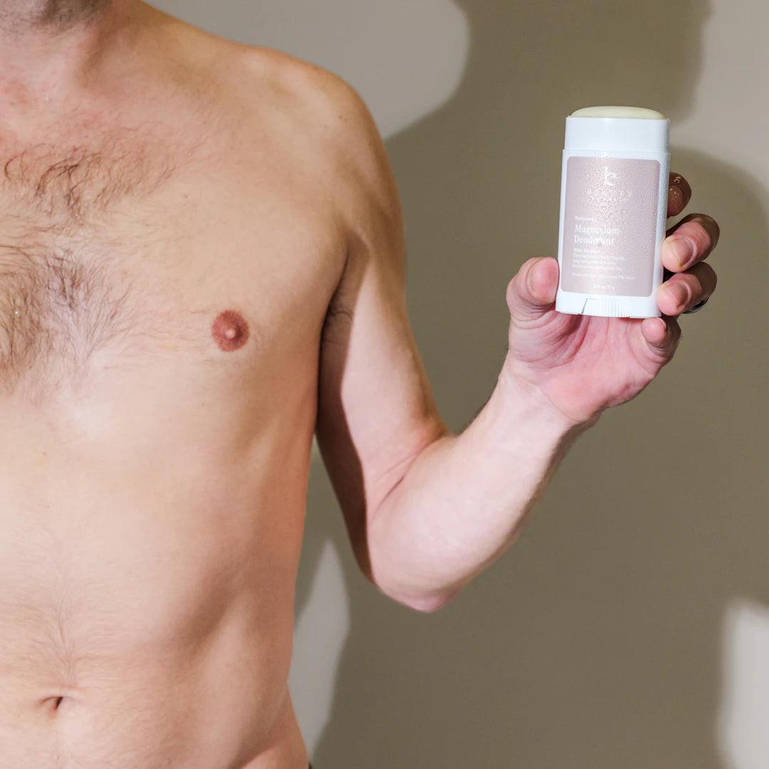 Man holding a beauty by earth deodorant