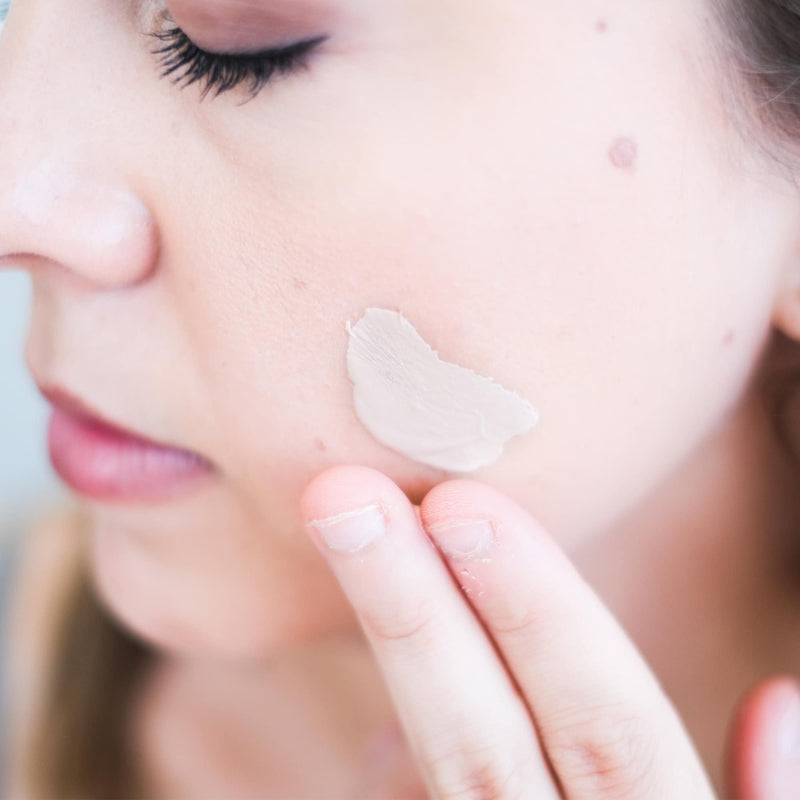 Tinted Facial Sunscreen Light Beige - Beauty by Earth - Application